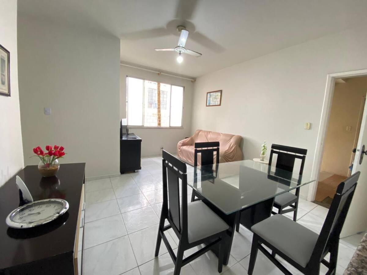 Apartamento Mobiliado Com 3 Quartos, Sendo 1 *